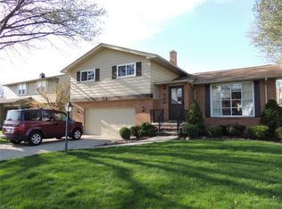 21308 Ellen Dr, Fairview Park, OH