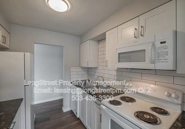 208 5th Ave SE #208 — Photo 13