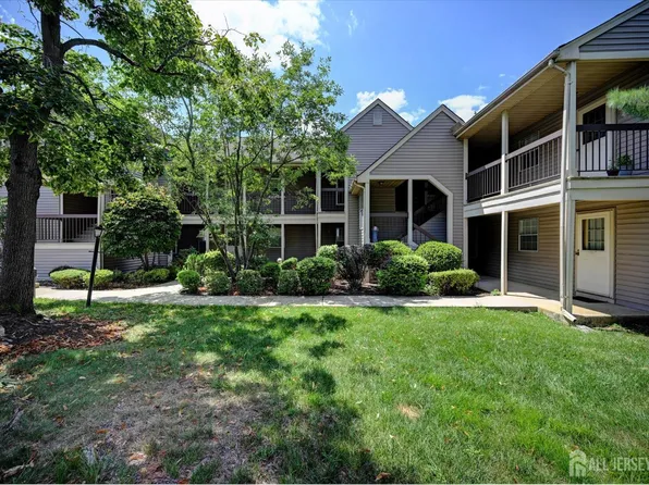 124 Concordia Cir #C, Monroe Township, NJ 08831