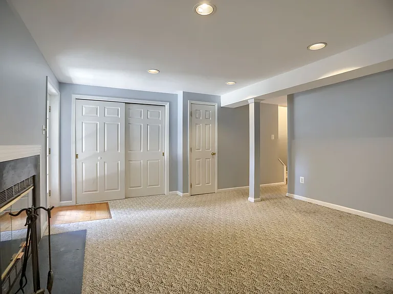 437 Ashton Ln — Photo 15
