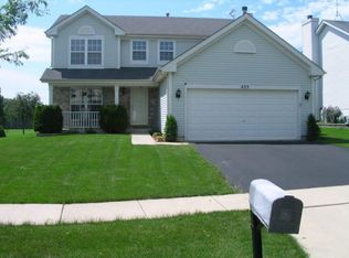 633 Maple Dr, Streamwood, IL 60107