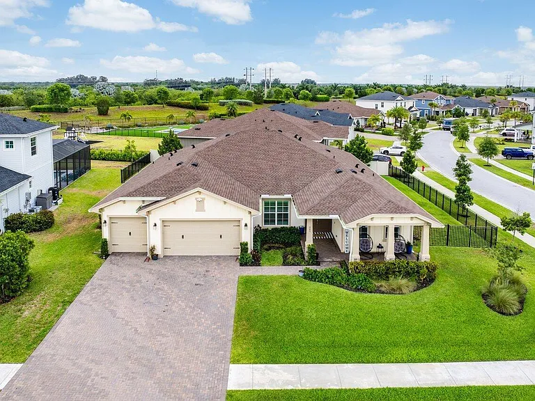 962 Castaway Ct — Photo 32