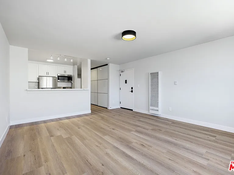1337 S Hoover St #1433-6 — Photo 7