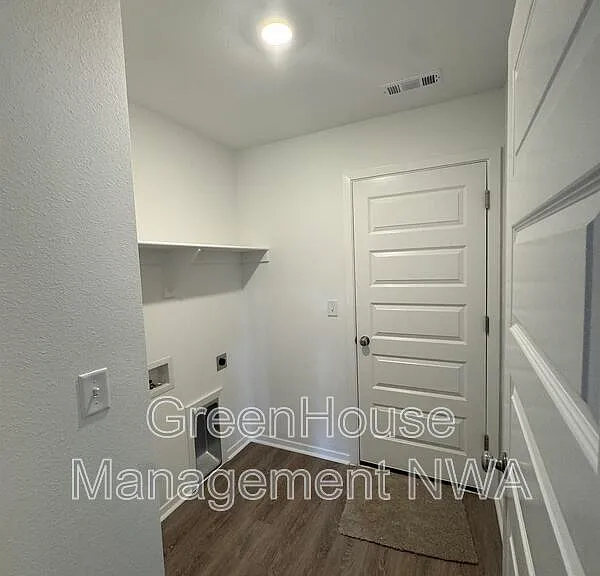 2637 E Gila Way — Photo 8