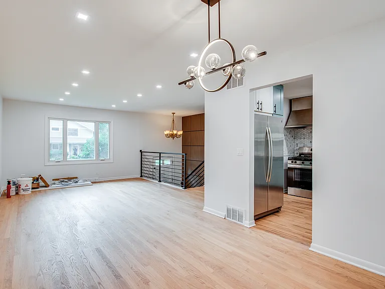 1108 Emerald Dr — Photo 8