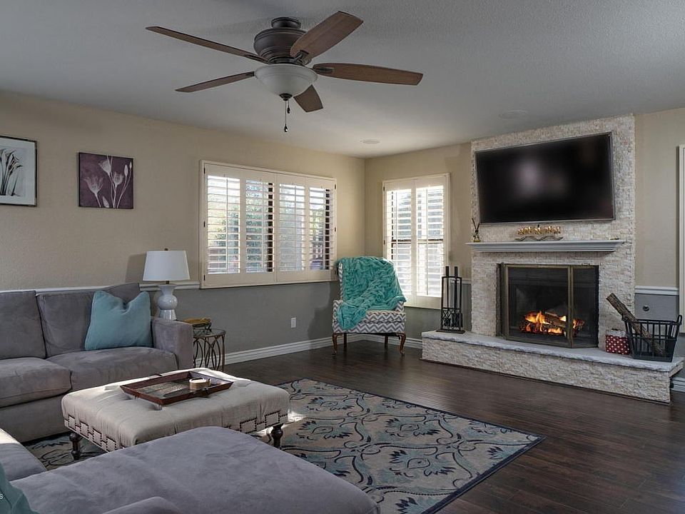 1st image of 1161 W Coblewood Way