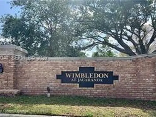 96 Wimbledon Lake Dr, Plantation, FL 33324