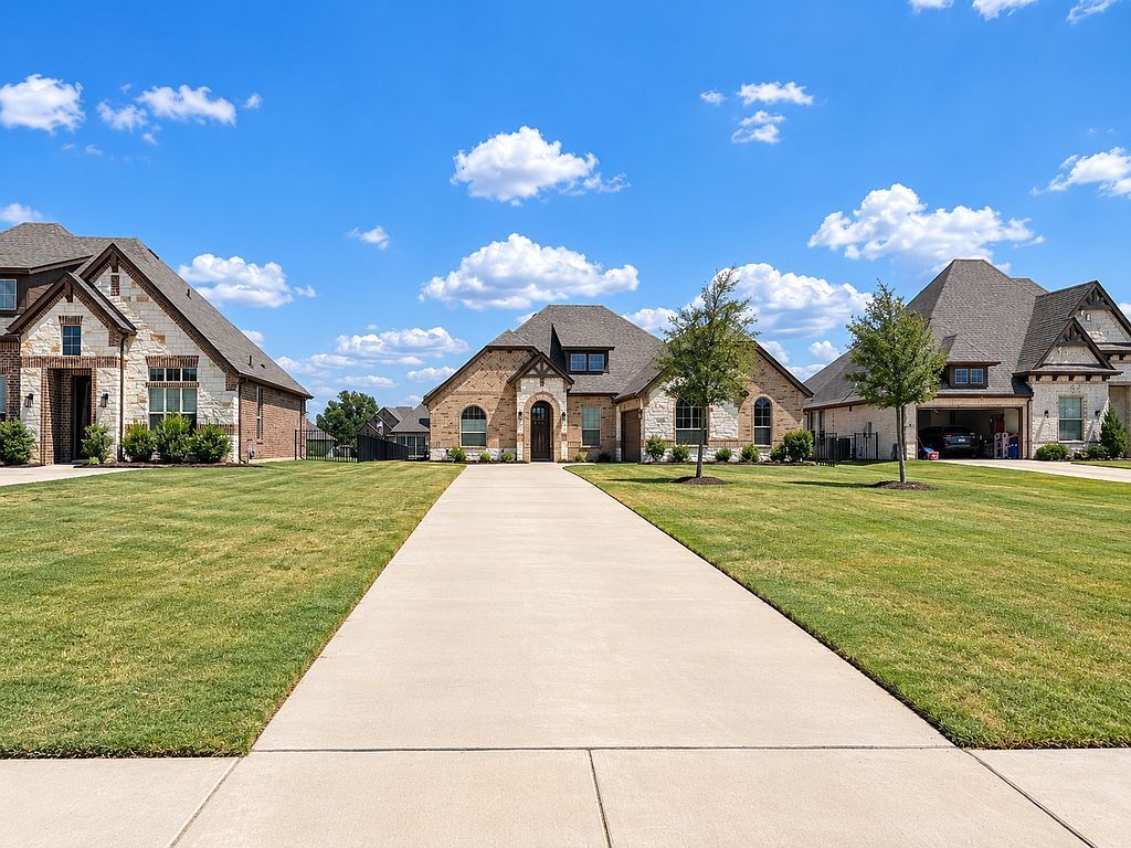 513 River Bank Ct - Property Image