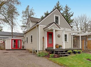 9609 SW 52nd Ave, Portland, OR 97219