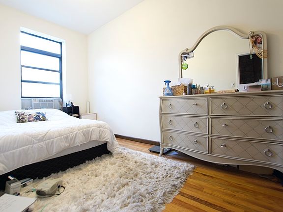4th image of 131 W 75th St APT 5