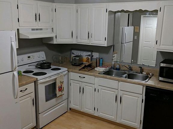 2nd image of 104 Provincial Ct Unit 17