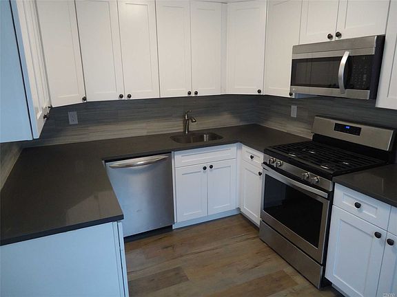 3rd image of 40 Oakland Dr N