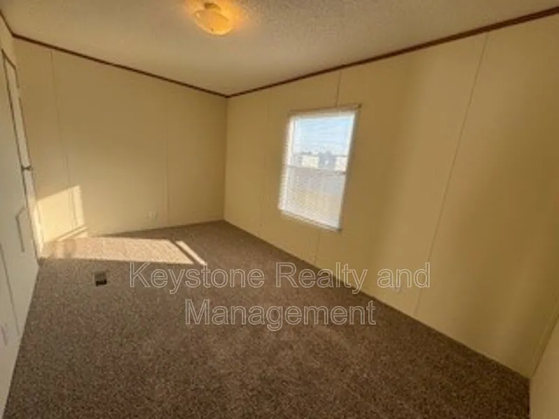 3 bed, 2.0 bath, 1120 sqft, $850 — Photo 2