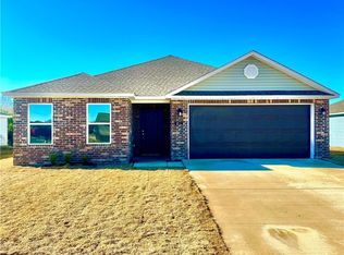 3305 E Kenwood St, Siloam Springs, AR 72761