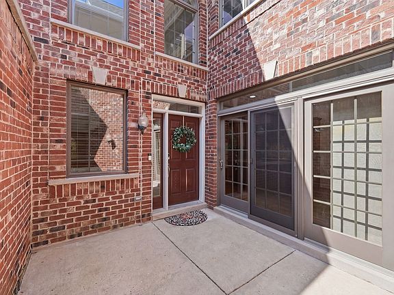 3rd image of 299 Arbor Glen Blvd
