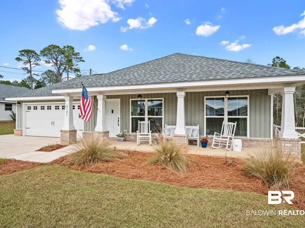 3131 Pinewood Cir, Lillian, AL 36549