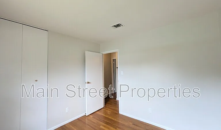 2117 Pullman Cir — Photo 10