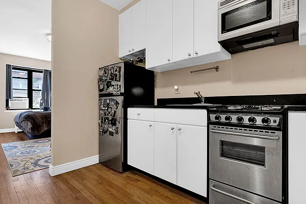 Rented by Cooper & Cooper Real Estate | media 13