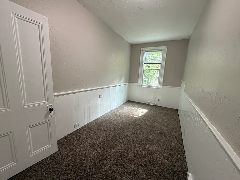 719 Moravian Way — Photo 8