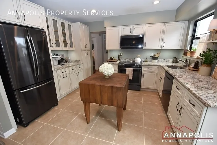 3359 Arundel On The Bay Rd — Photo 3