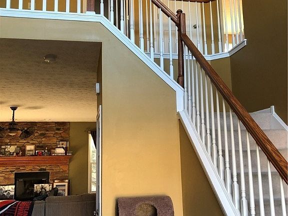 3rd image of 18556 Glen Cairn Way