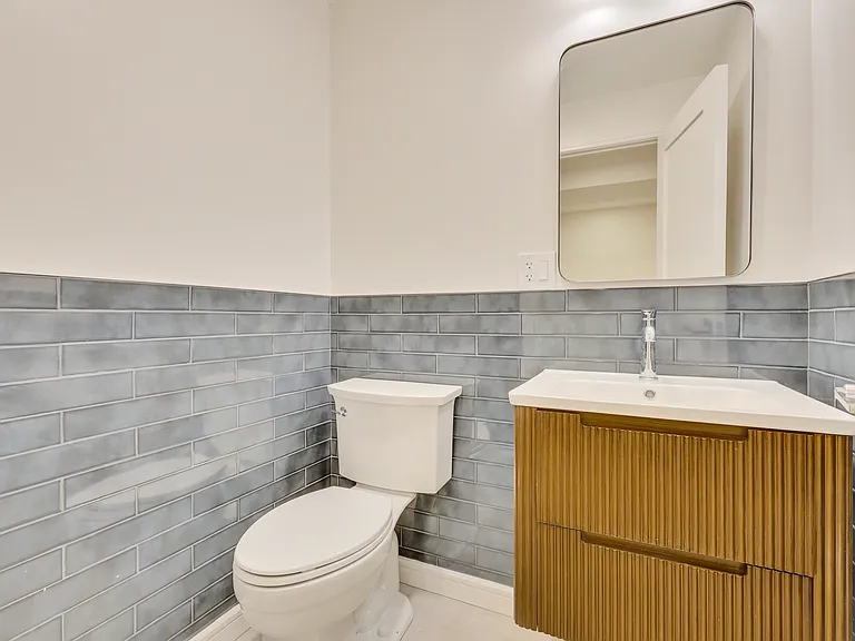 1107 Jefferson Ave #2 — Photo 25