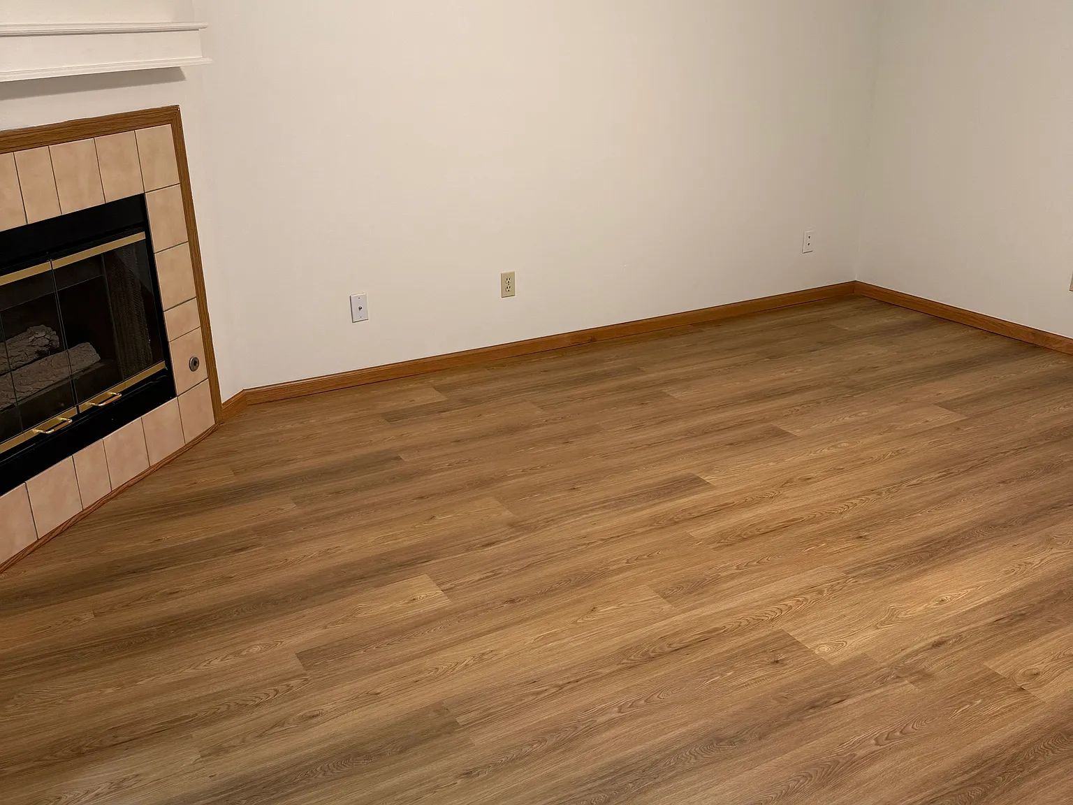 3 bed, 1300 sqft, $1,800 — Photo 2