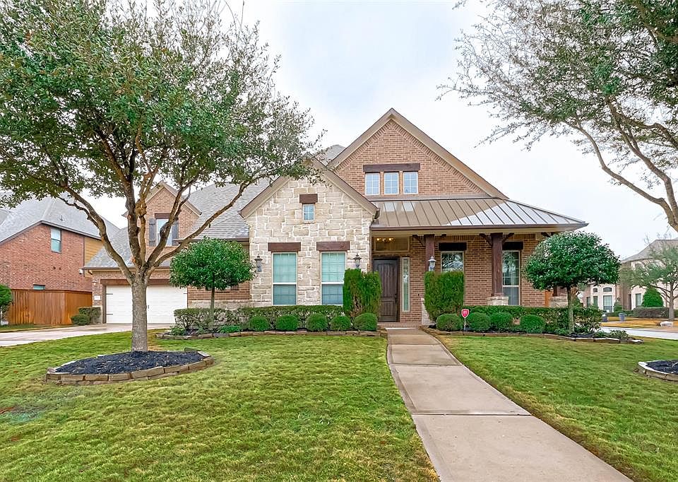 Welcome to this beautiful home located in the Master Planned Community of Towne Lake!