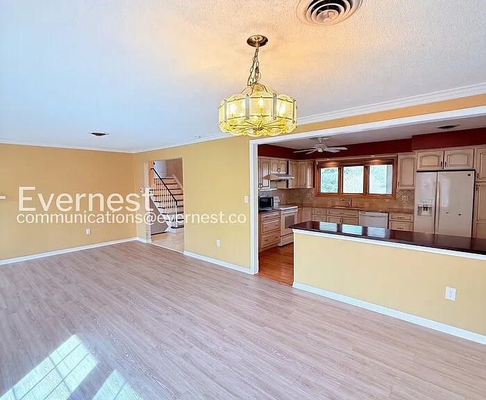 42021 Banbury Ct — Photo 4
