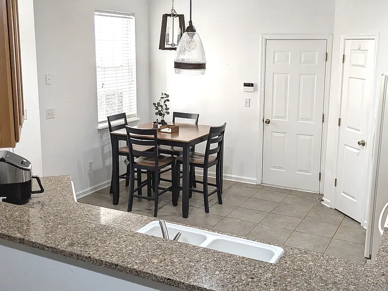 12301 Kernan Forest Blvd — Photo 11