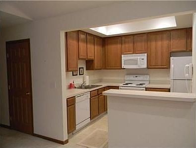 3rd image of 5376 Knotting Woods Dr