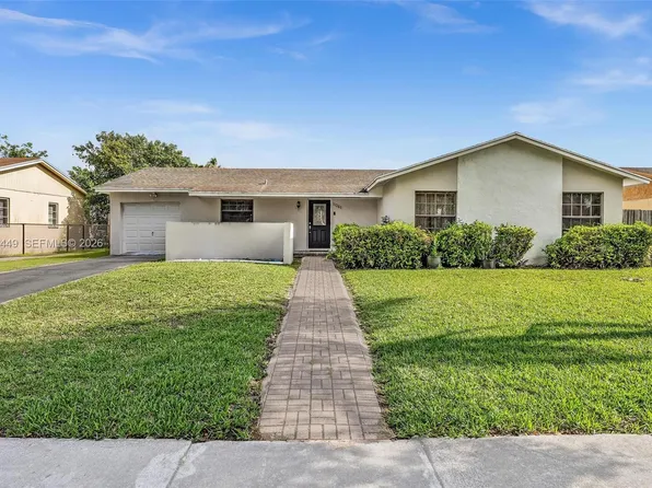 11061 SW 163rd St, Miami, FL 33157