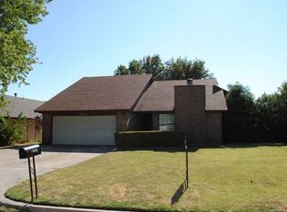 405 Out West Trl, Yukon, OK 73099