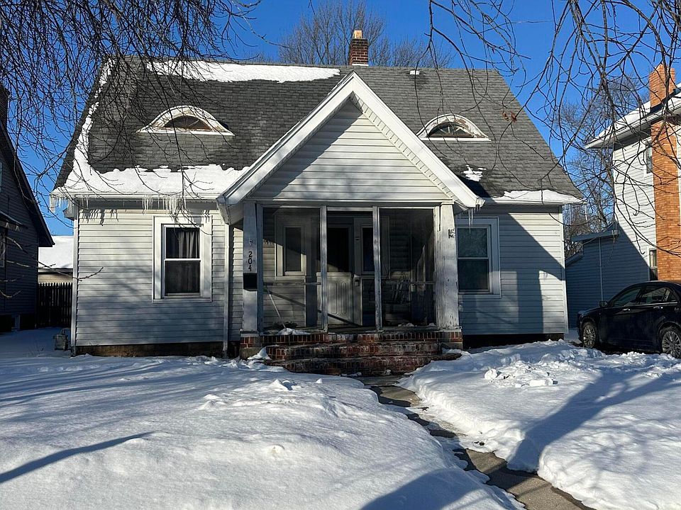 1st image of 204 Laquineo St
