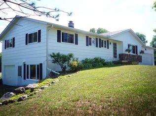 137 Beckman Rd, Skandia, MI 49885