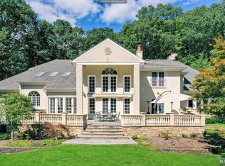 22 Werimus Brook Rd, Saddle River, NJ 07458