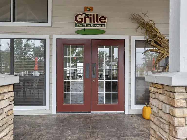 Grille on the Greens located in the resort