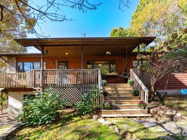 65 Chestnut Hill Rd, Black Mountain, NC 28711