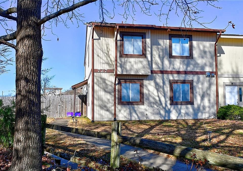 1st image of 727 Alder Cir