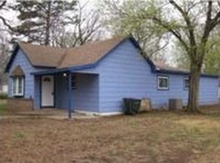 114 S 6th St, Conway Springs, KS 67031