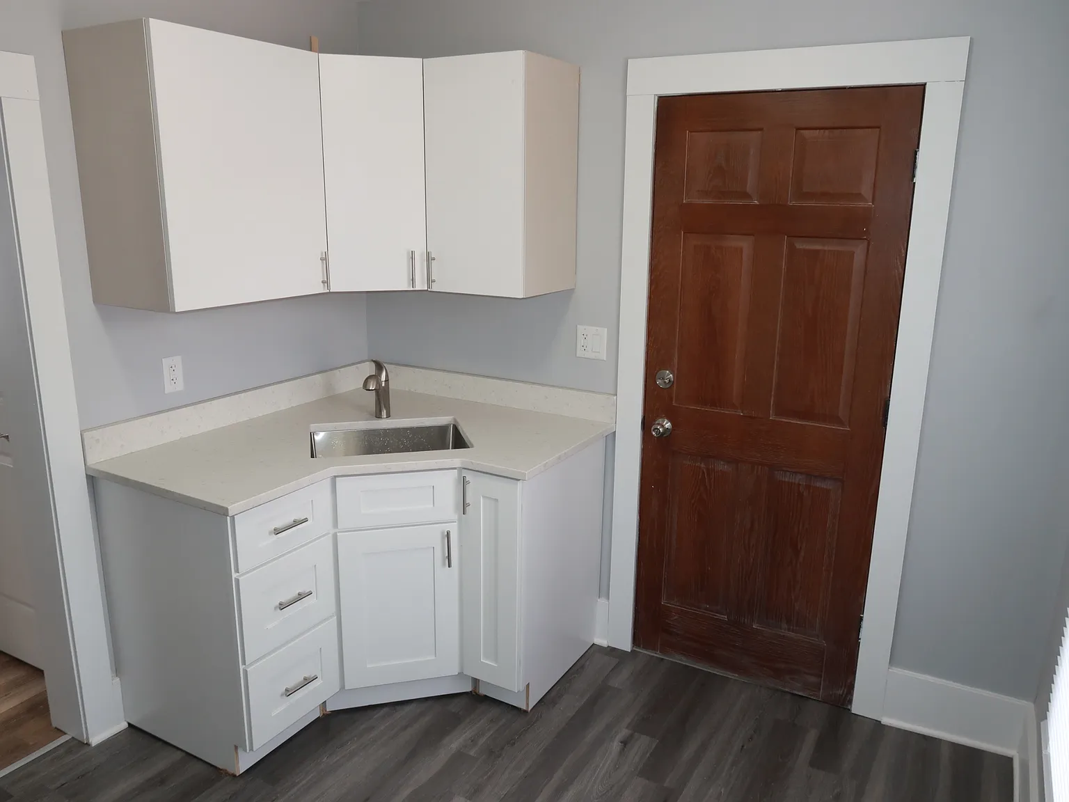 2 bed, 1000 sqft, $1,300 — Photo 1