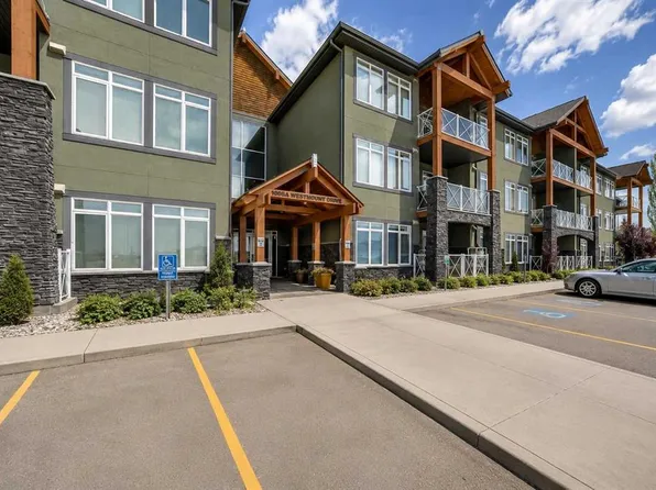 1005 A N Westmount Dr #110, Strathmore, AB T1P 0C3