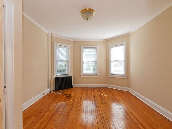 5th image of 189 Forest Ave Floor 1