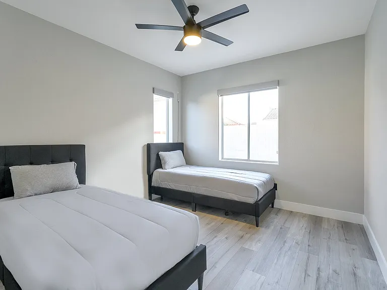 8009 Nestled Vista Ave — Photo 23