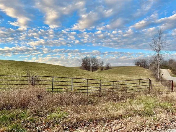 2 Triple Springs Rd, Orrick, MO 64077