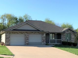 5501 Long View Dr, Saint Joseph, MO 64503