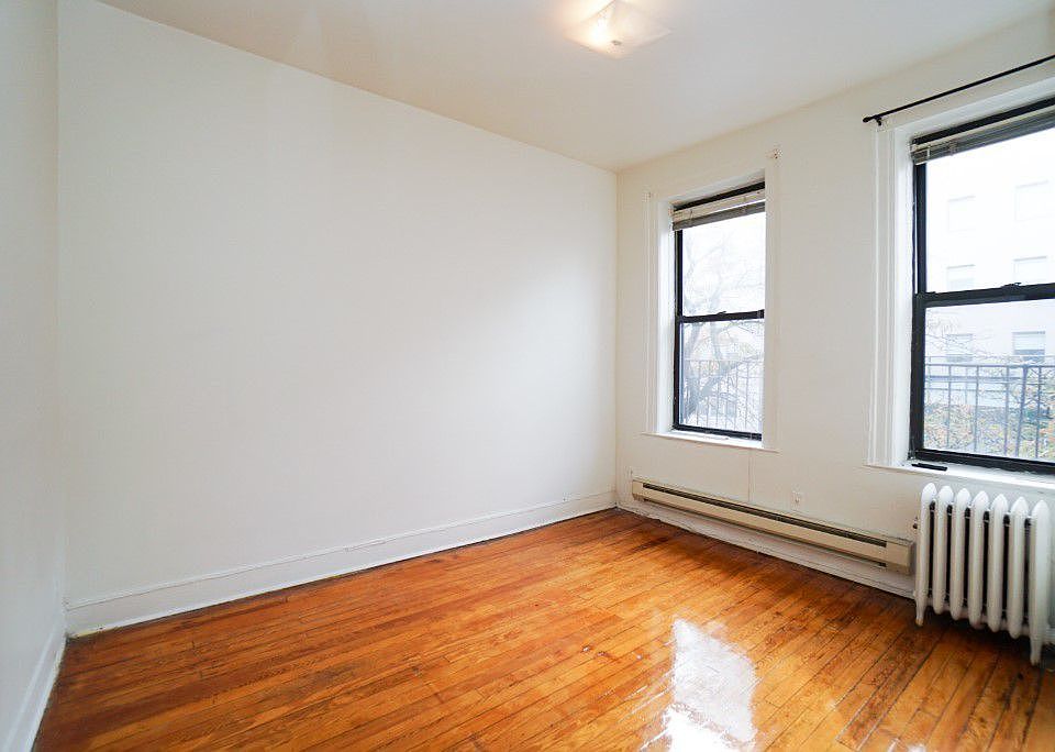 2nd image of 2507 30th Ave #3F