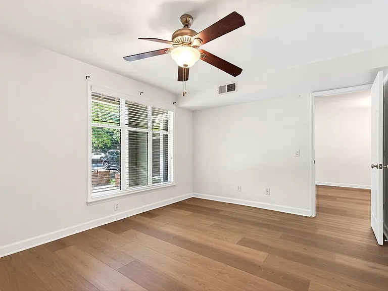 1010 Nicholwood Dr #103 — Photo 3