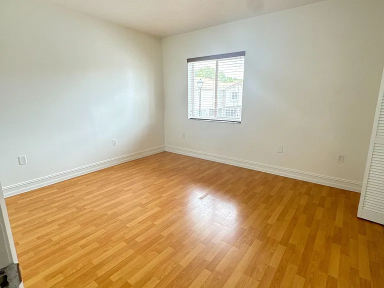 111 Riviera Cir — Photo 22
