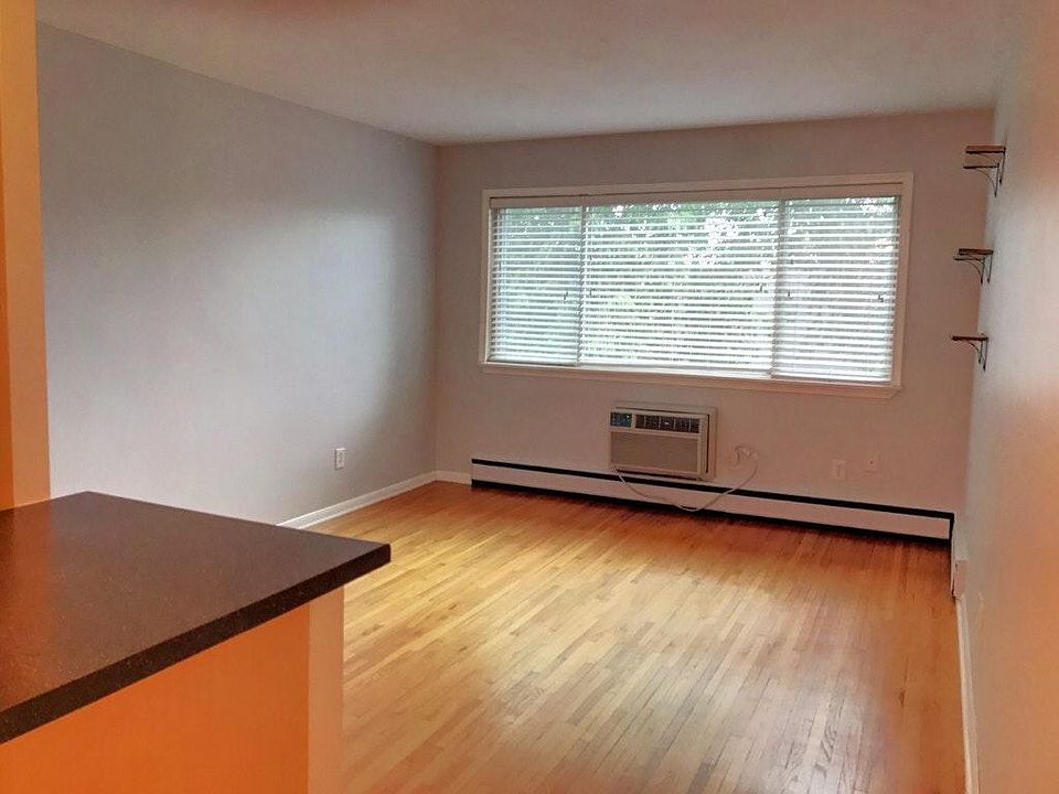 1st image of 2112 Garfield Ave S #15